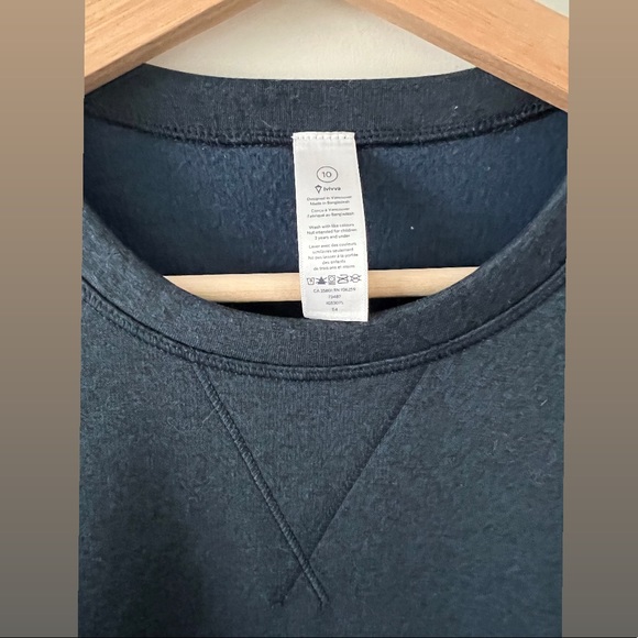 Ivivva | navy crew long sleeve | size 10 | fits like a lululemon 6 - Picture 2 of 4